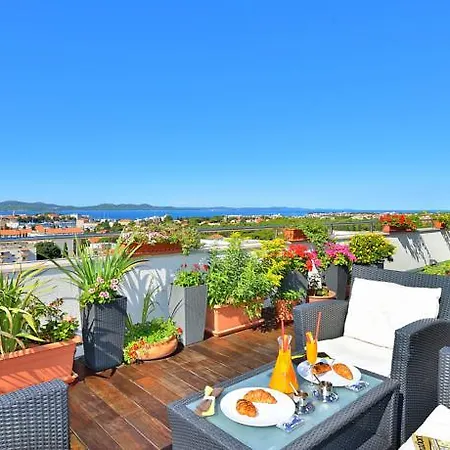 Appartamento Sunny Garden Luxury Penthouse Zara