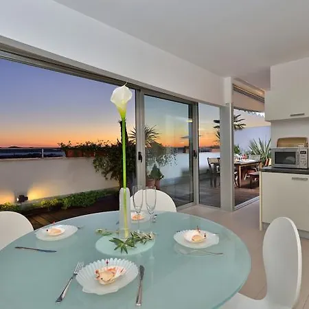 Sunny Garden Luxury Penthouse * Zara