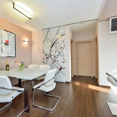 Sunny Garden Luxury Penthouse Zara