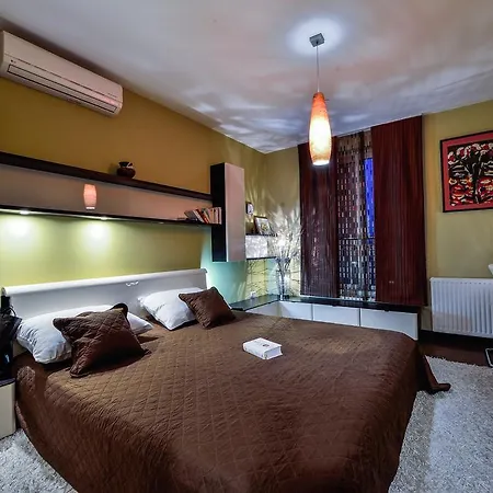 Sunny Garden Luxury Penthouse Appartamento Zara