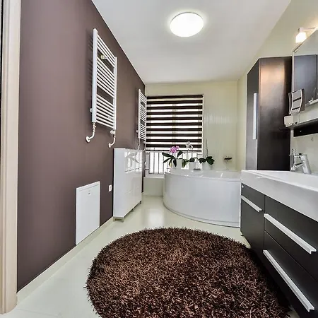 Sunny Garden Luxury Penthouse * Zara