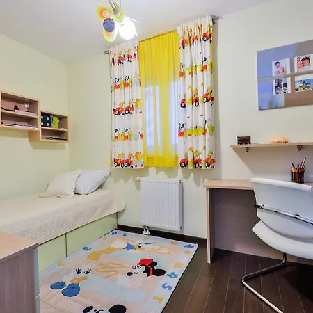 Sunny Garden Luxury Penthouse Zara