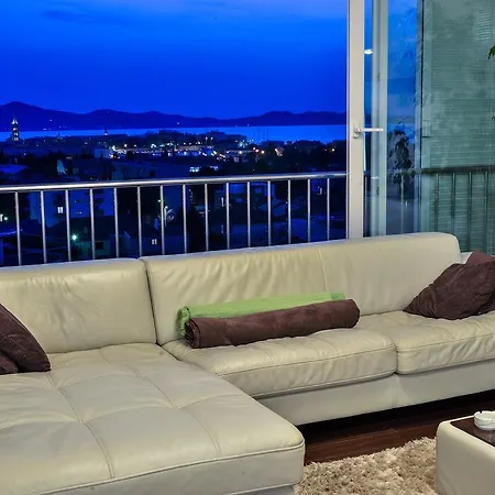 Sunny Garden Luxury Penthouse Zara